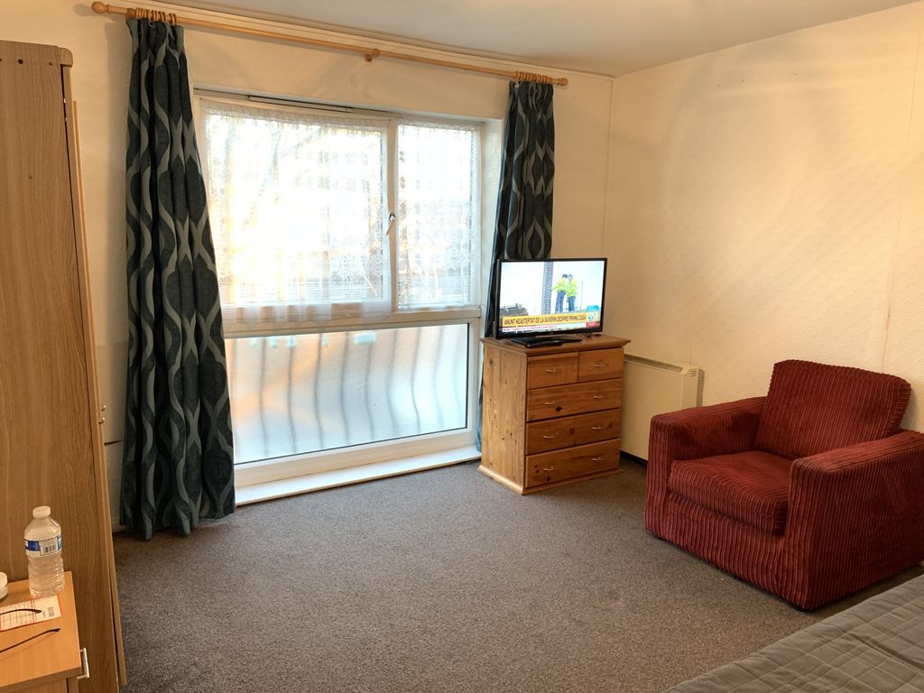 Property photo 3 of 12 Gallery