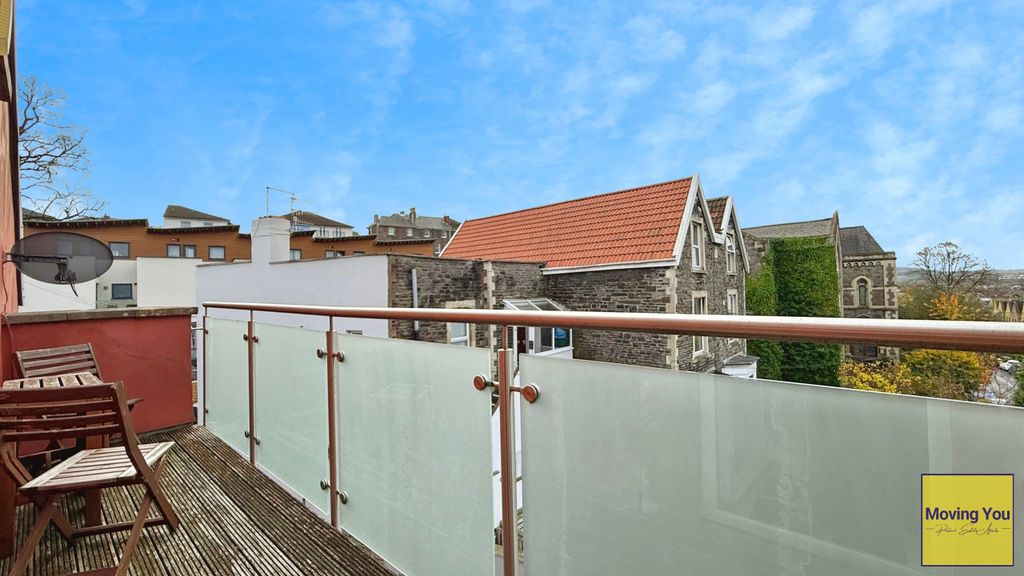 Property photo 3 of 20 Balcony