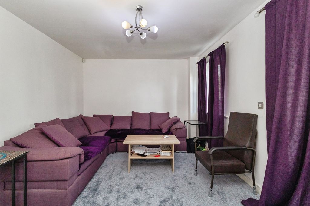 Property photo 2 of 12 Pbox-Img.Jpg