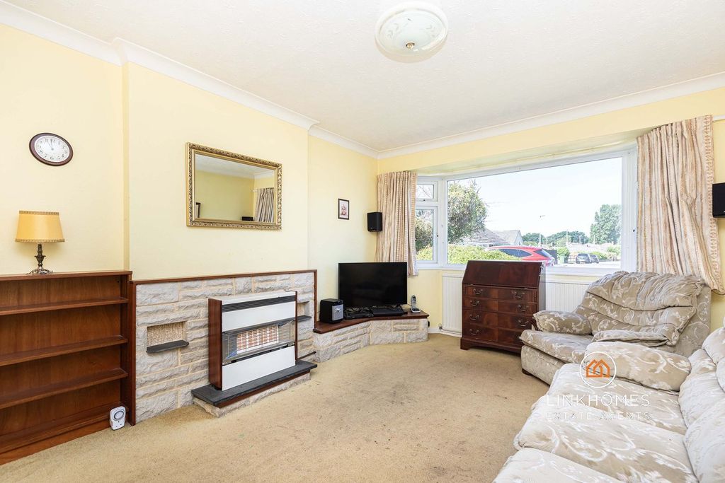 Property photo 2 of 21