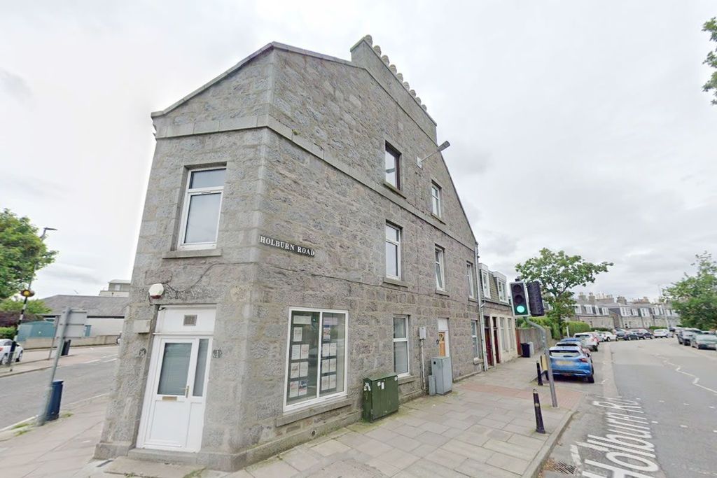 Property photo 3 of 7