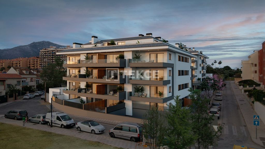 Property photo 1 of 32