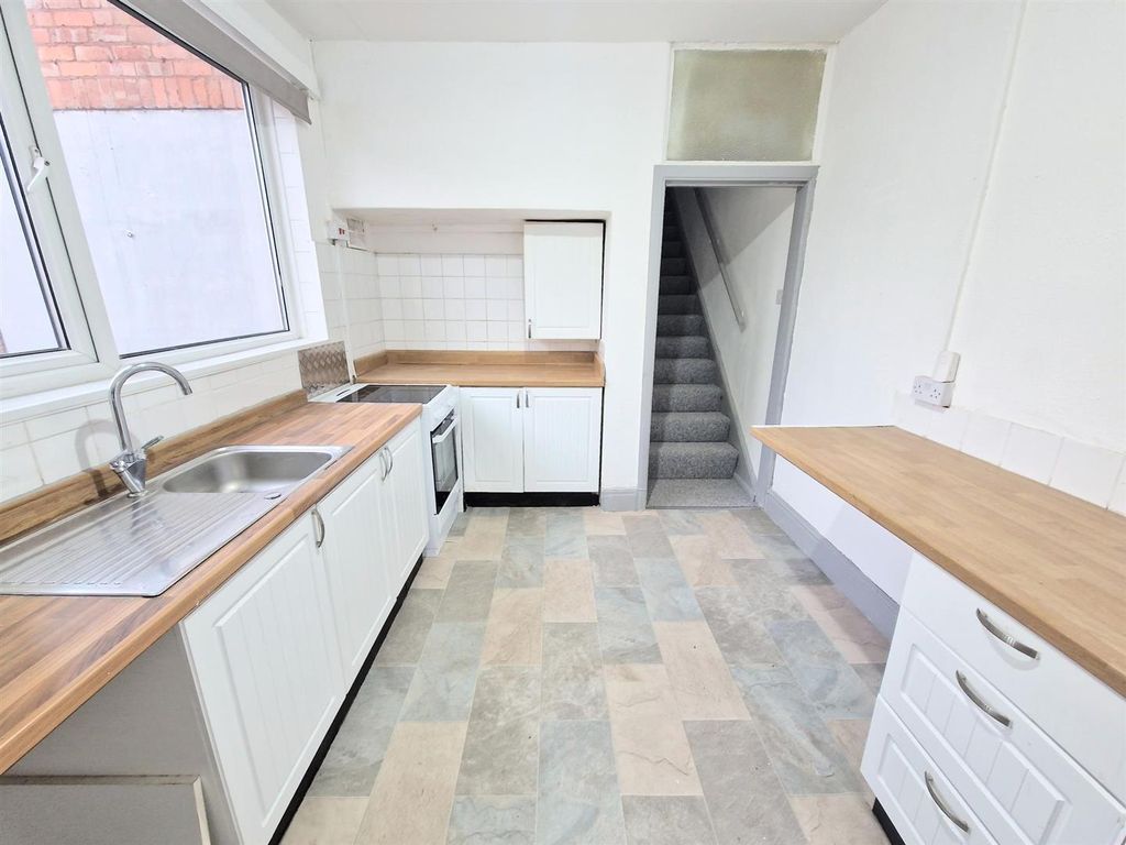 Property photo 2 of 14 01Hxw9B3P3T1CV2T1Kt6