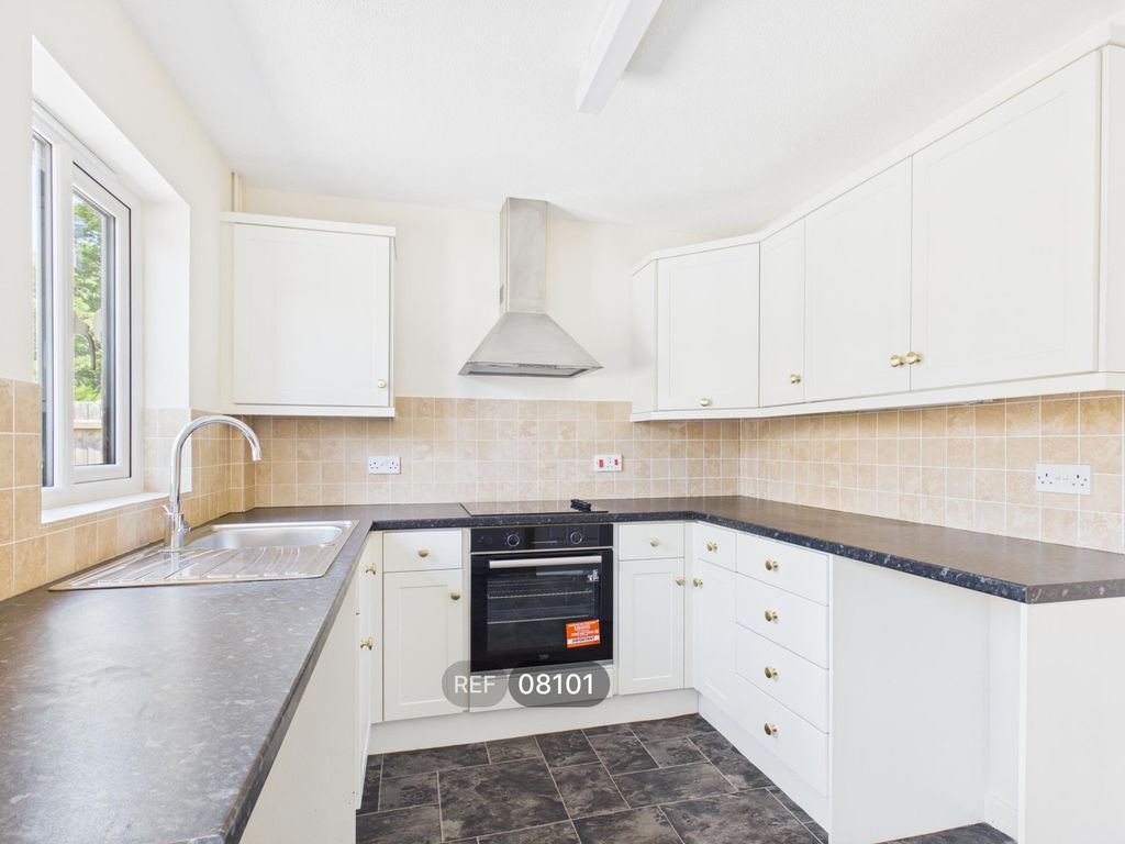 Property photo 2 of 20 Kitchen