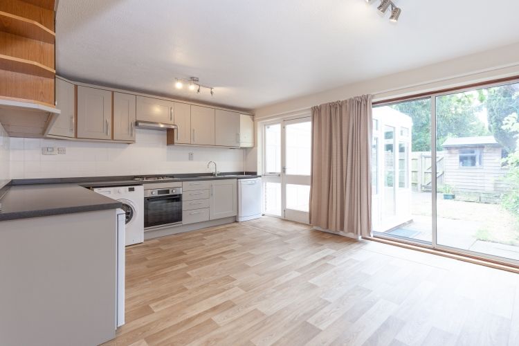 Property photo 2 of 8 198670