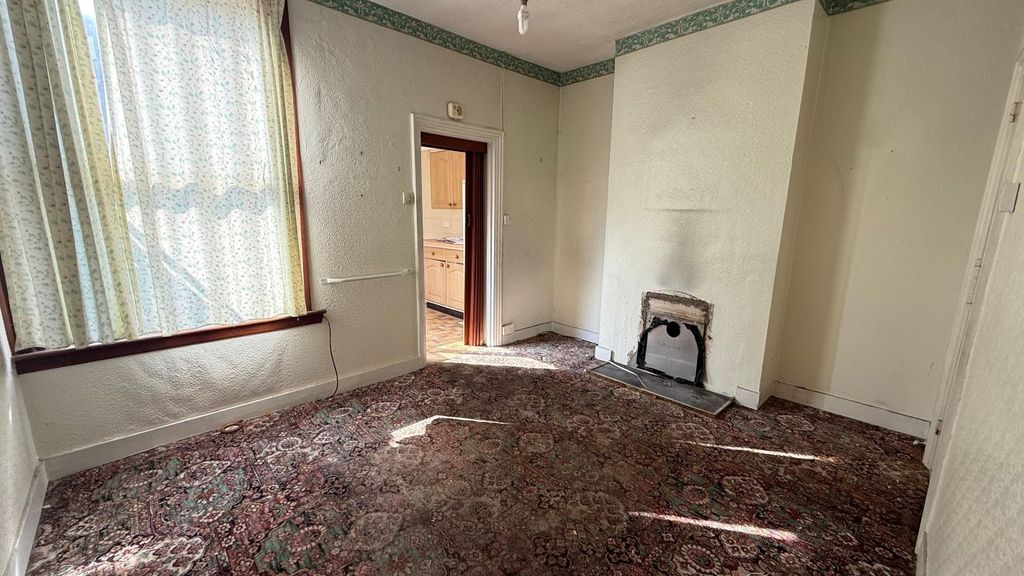 Property photo 3 of 8