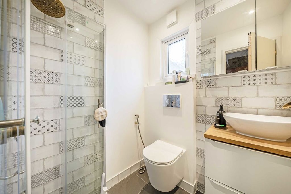 Property photo 3 of 5