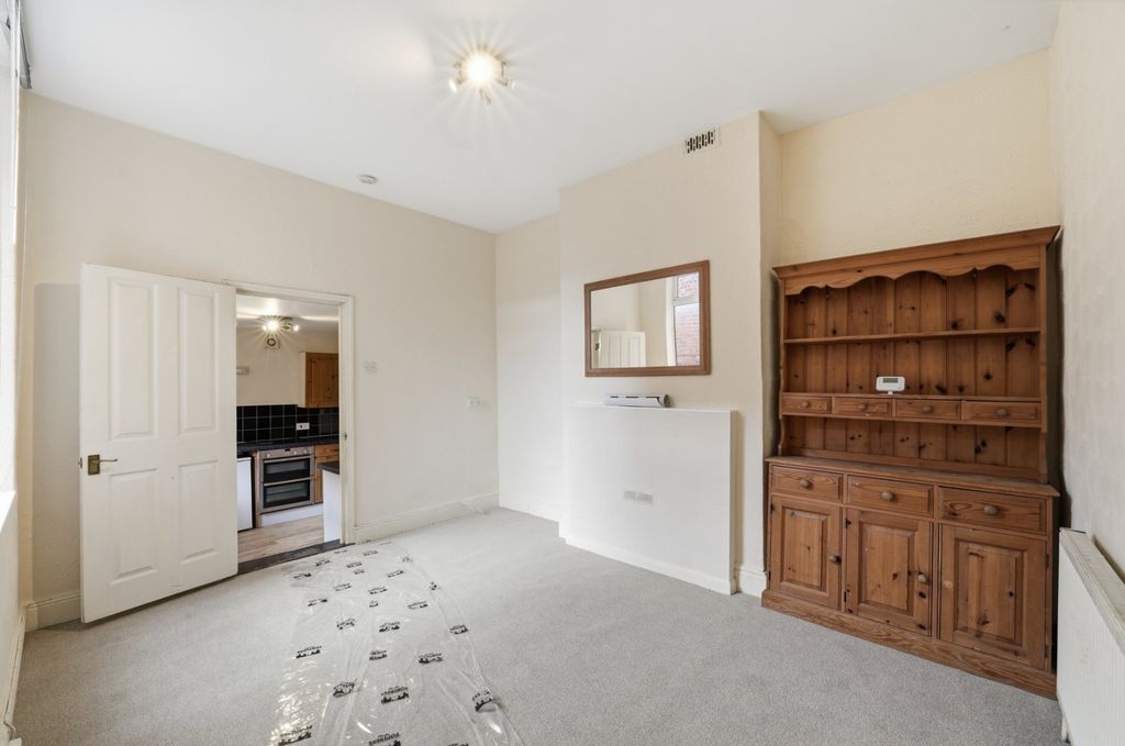 Property photo 2 of 15 Picture No. 02