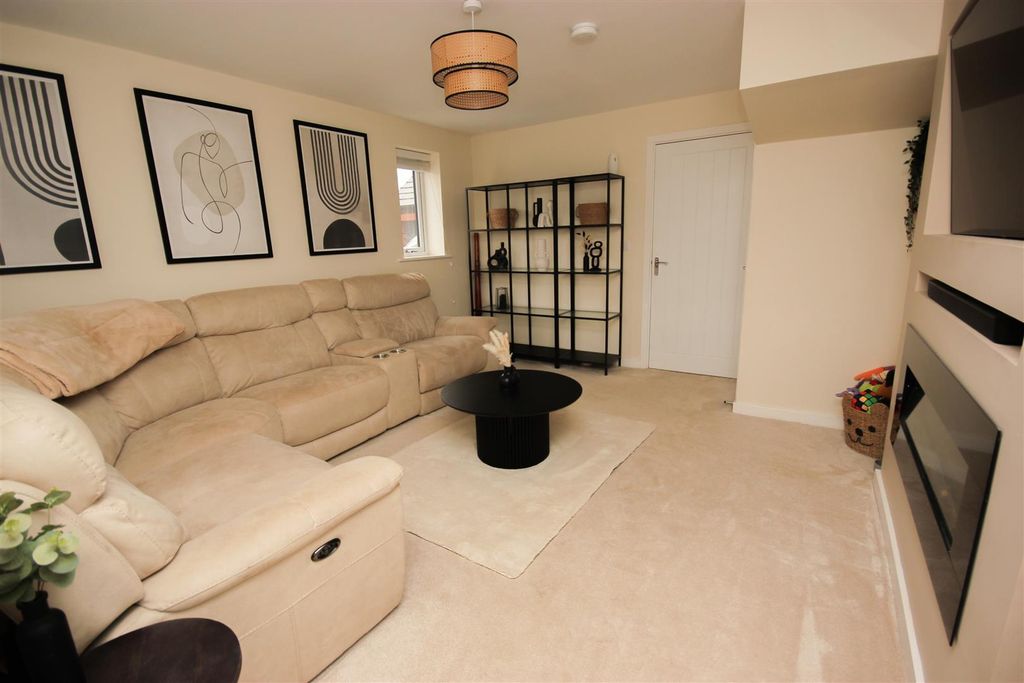 Property photo 3 of 18 Lounge 1.Jpg