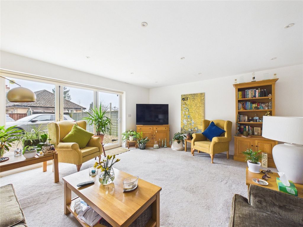 Property photo 3 of 17 Picture No. 06