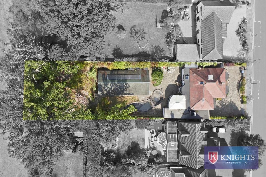 Property photo 2 of 19