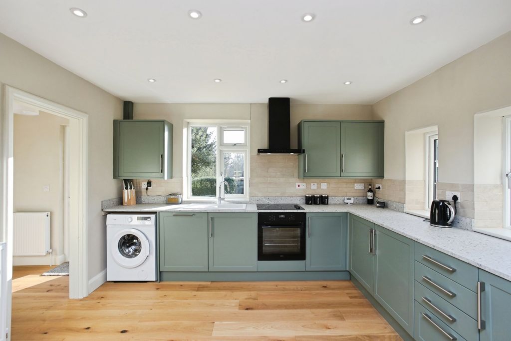 Property photo 3 of 16 Photo