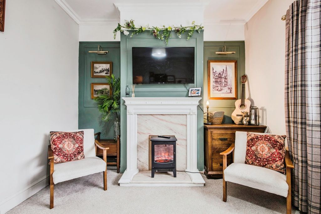 Property photo 3 of 17 Photo