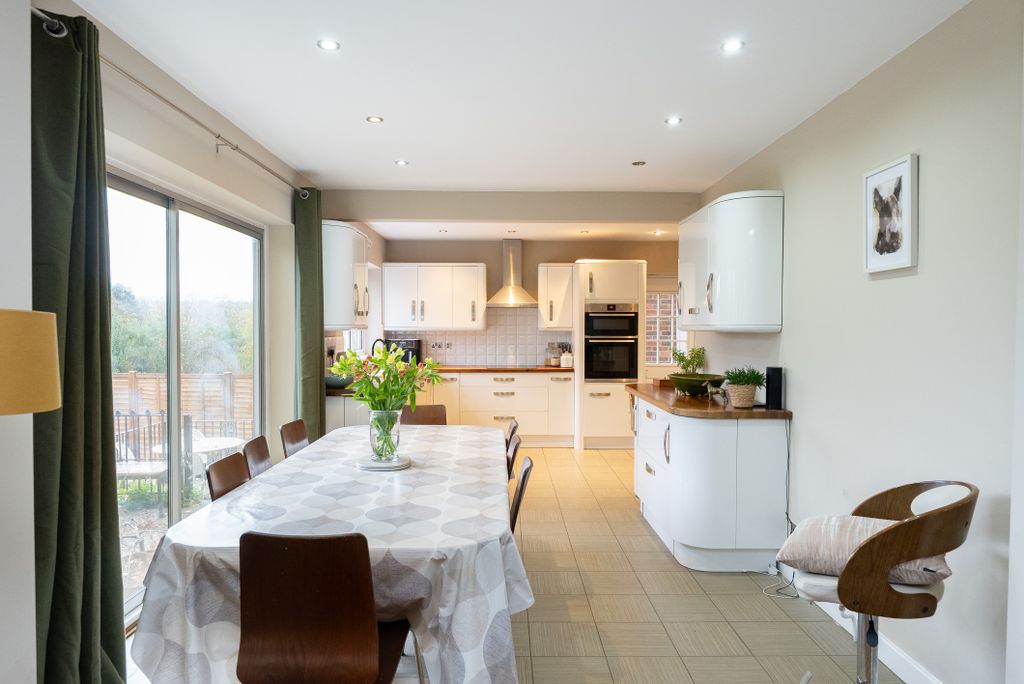 Property photo 1 of 16 Dsc03347