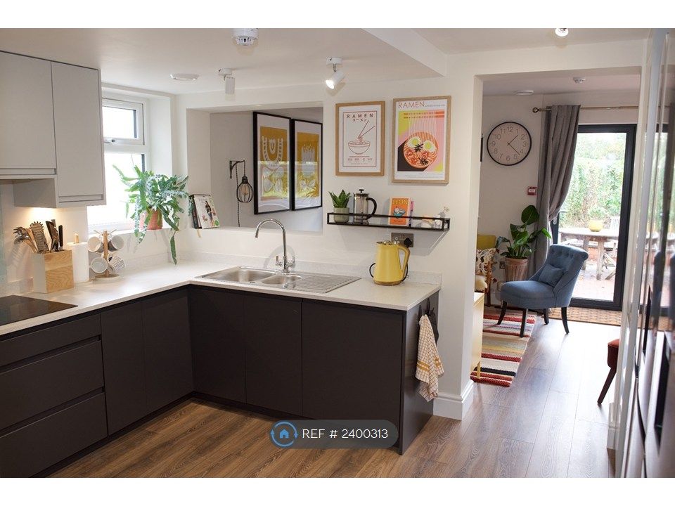 Property photo 3 of 13 Kitchen