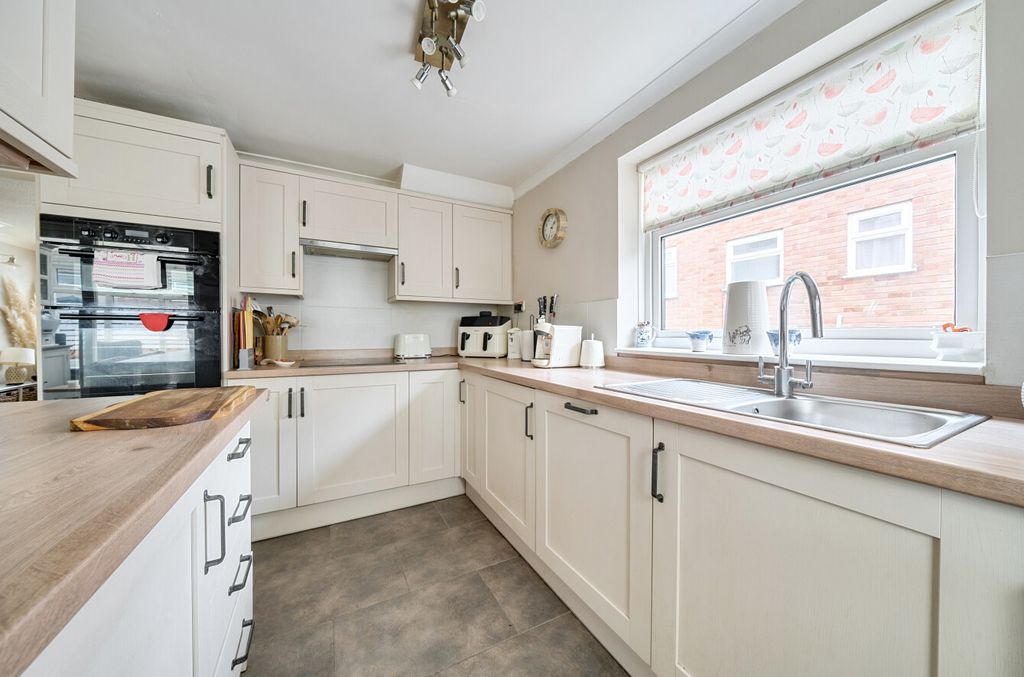 Property photo 3 of 26 1406529-19-6980Aa...