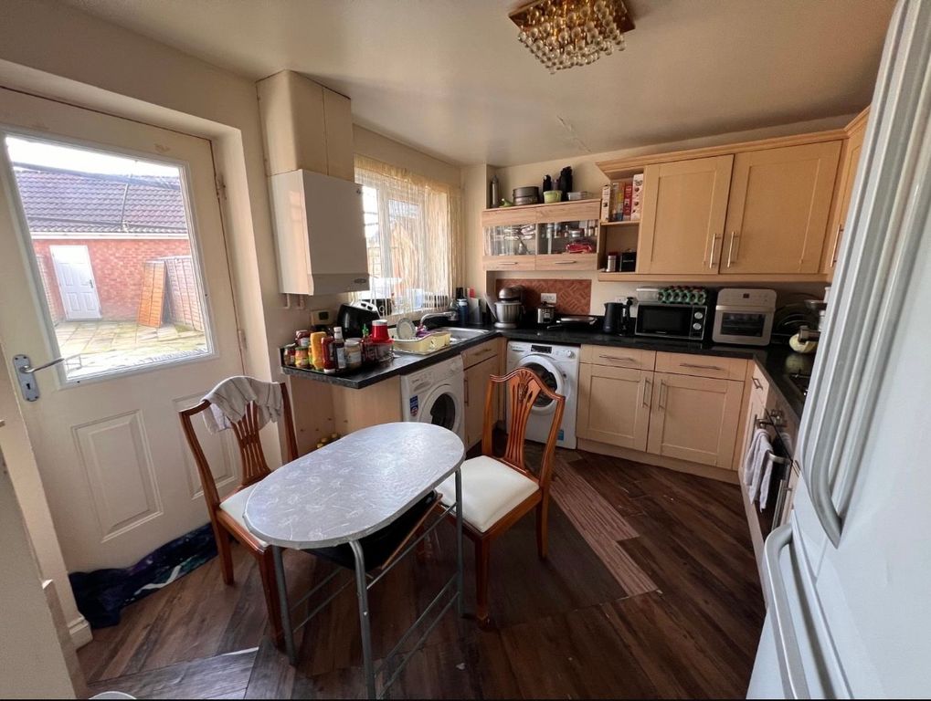 Property photo 3 of 7