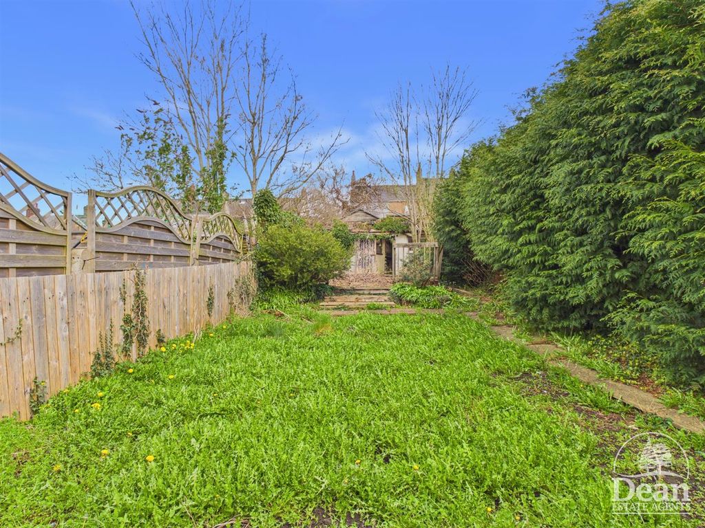 Property photo 2 of 10