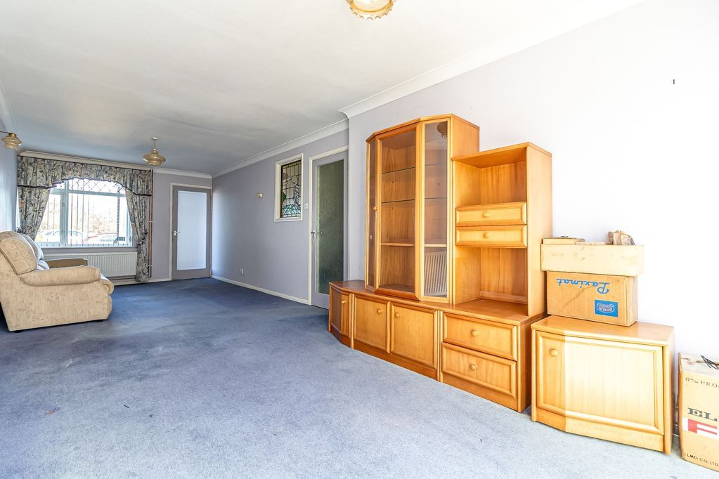 Property photo 2 of 32 .