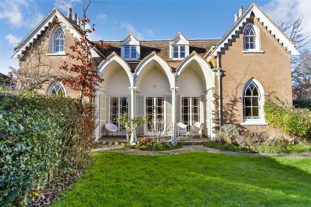 Property photo 1 of 18 Side Elevation
