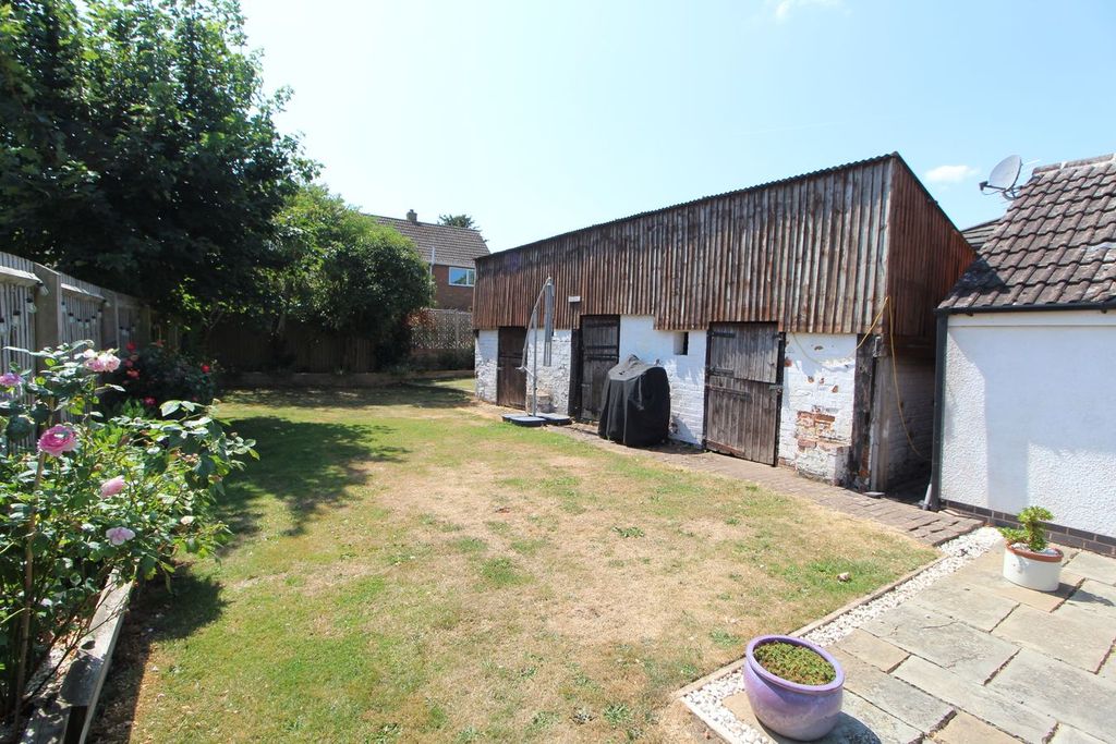 Property photo 2 of 25