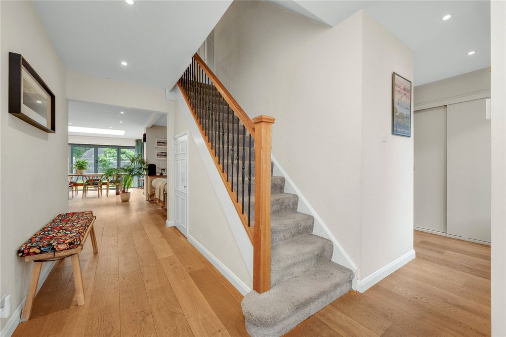 Property photo 2 of 15 Entrance Hall