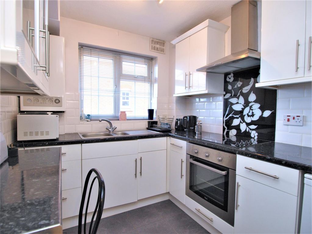 Property photo 3 of 7 Kitchen.Jpg