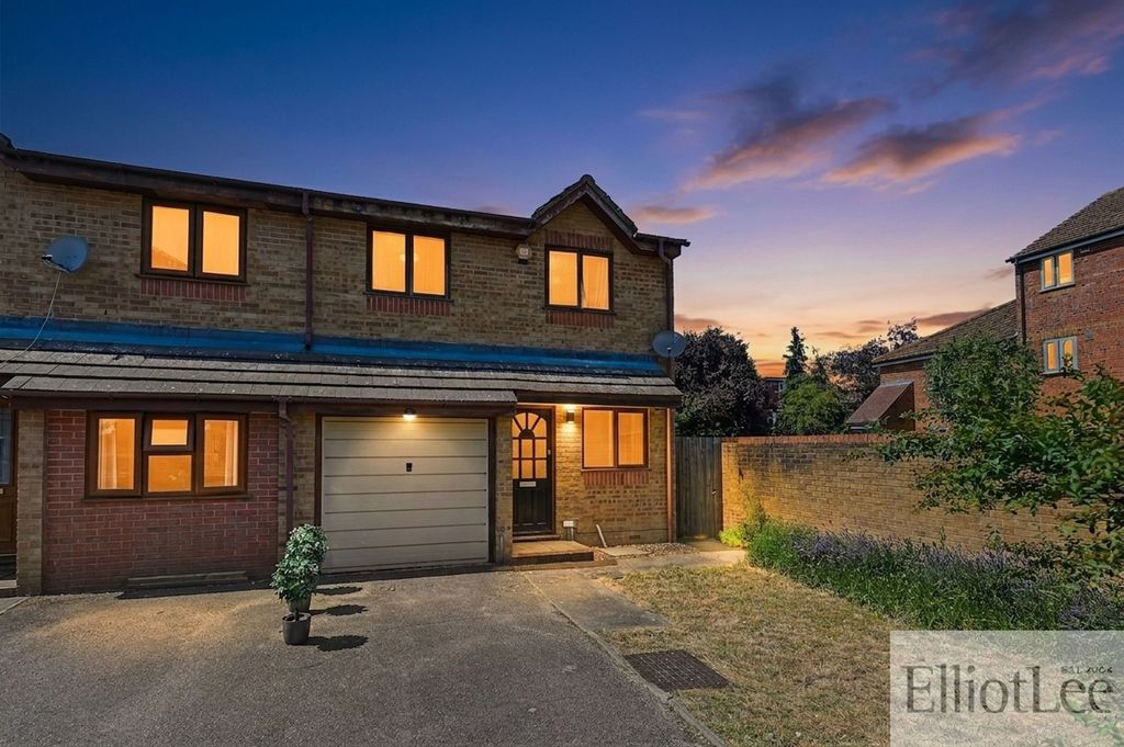 Property photo 1 of 8