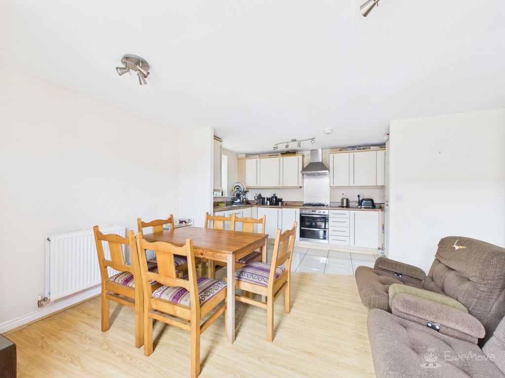 Property photo 2 of 10 Kitchen Living Room-Mark Stephens Ewemove Newmarke