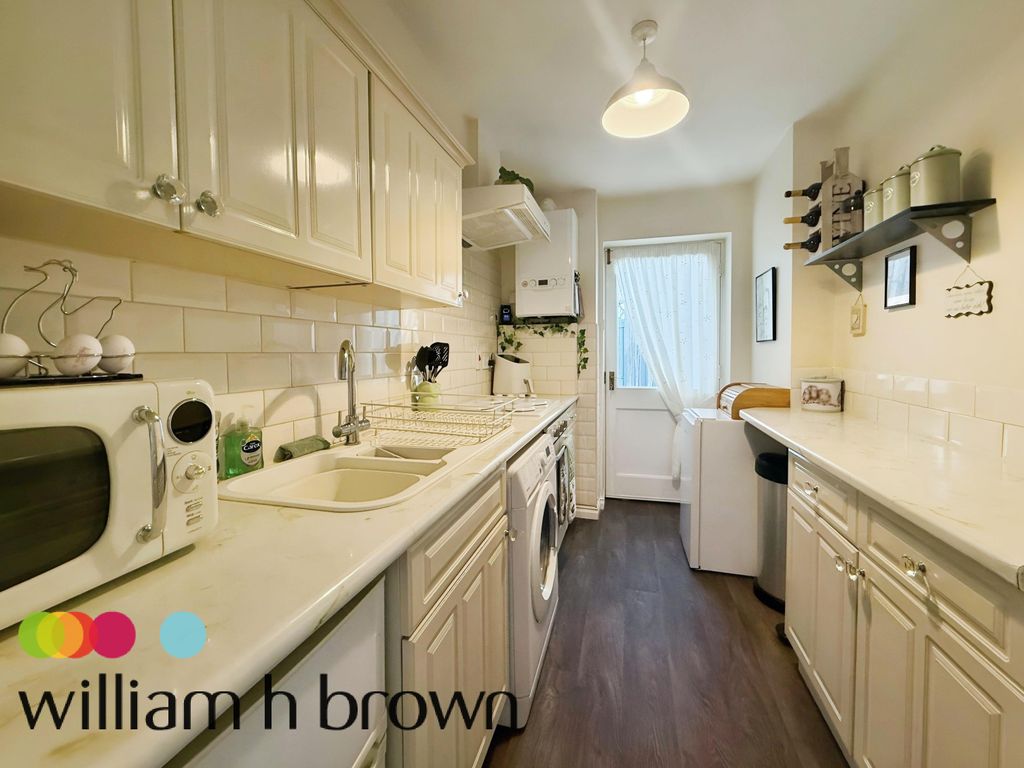 Property photo 3 of 5 Kitchen