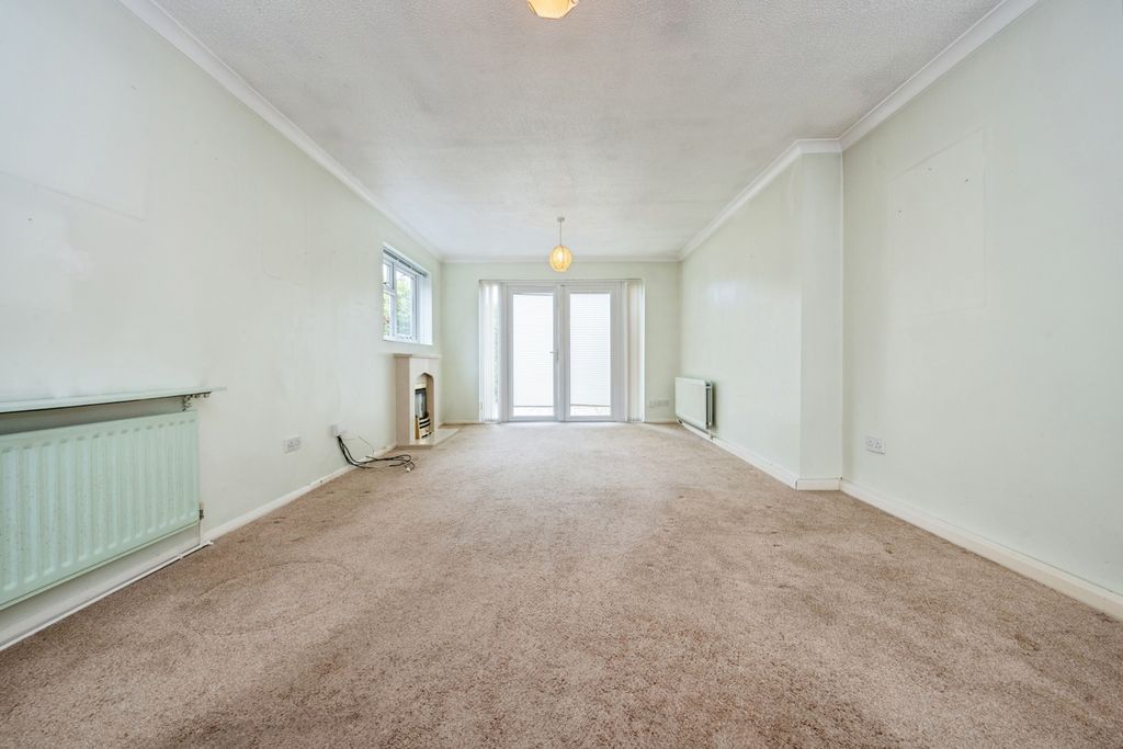 Property photo 2 of 17 Photo