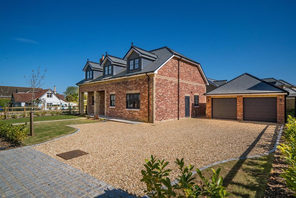 Property photo 1 of 26 Hornbeam House.Jpeg