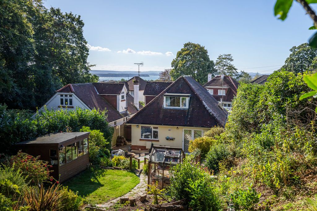 Property photo 2 of 26