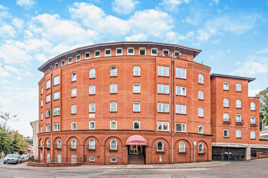 Property photo 1 of 20