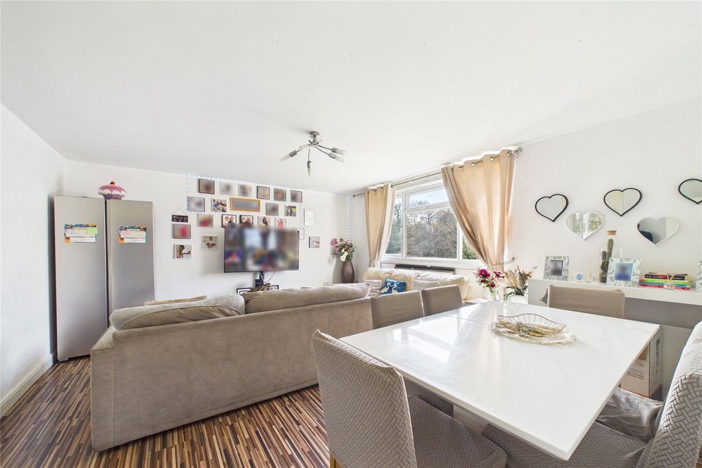 Property photo 3 of 7 Picture No. 06