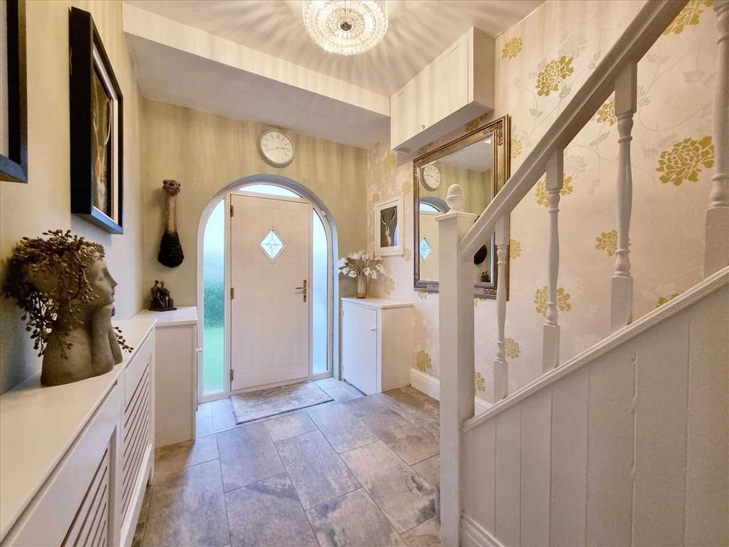 Property photo 2 of 13 Entrance Hall: