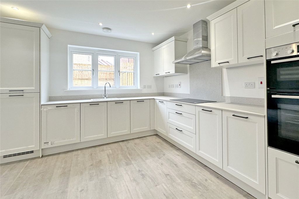 Property photo 2 of 20 Picture No. 32