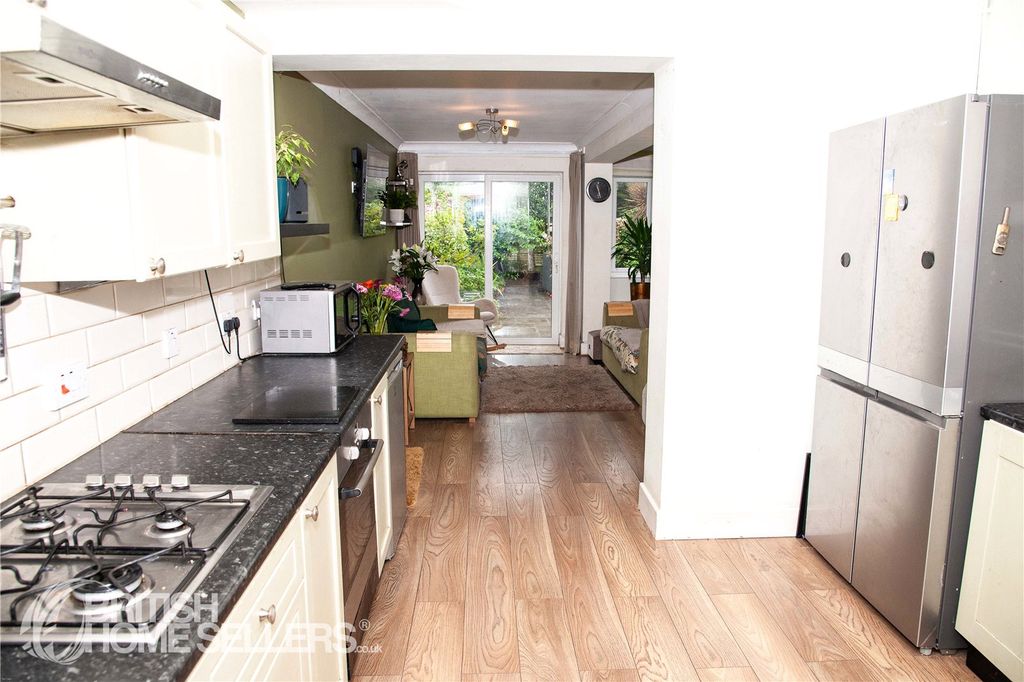 Property photo 2 of 27 Picture No. 03