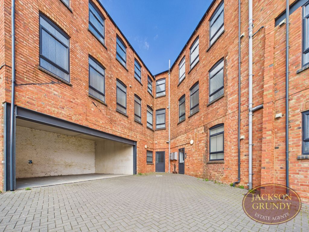 Property photo 1 of 12 Photo 9