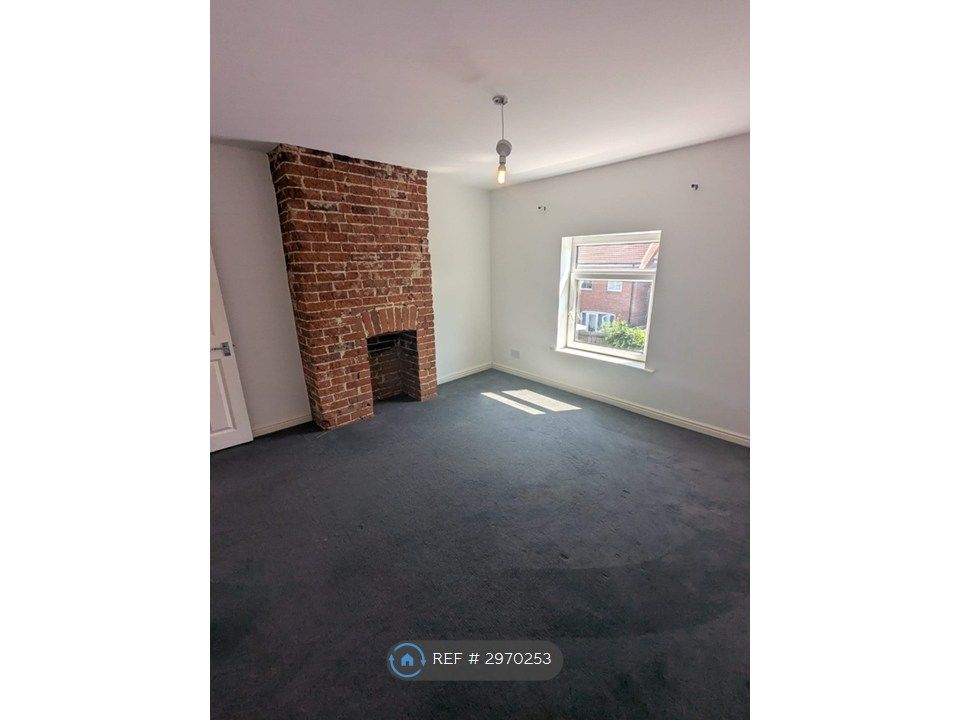 Property photo 2 of 29 Front Room