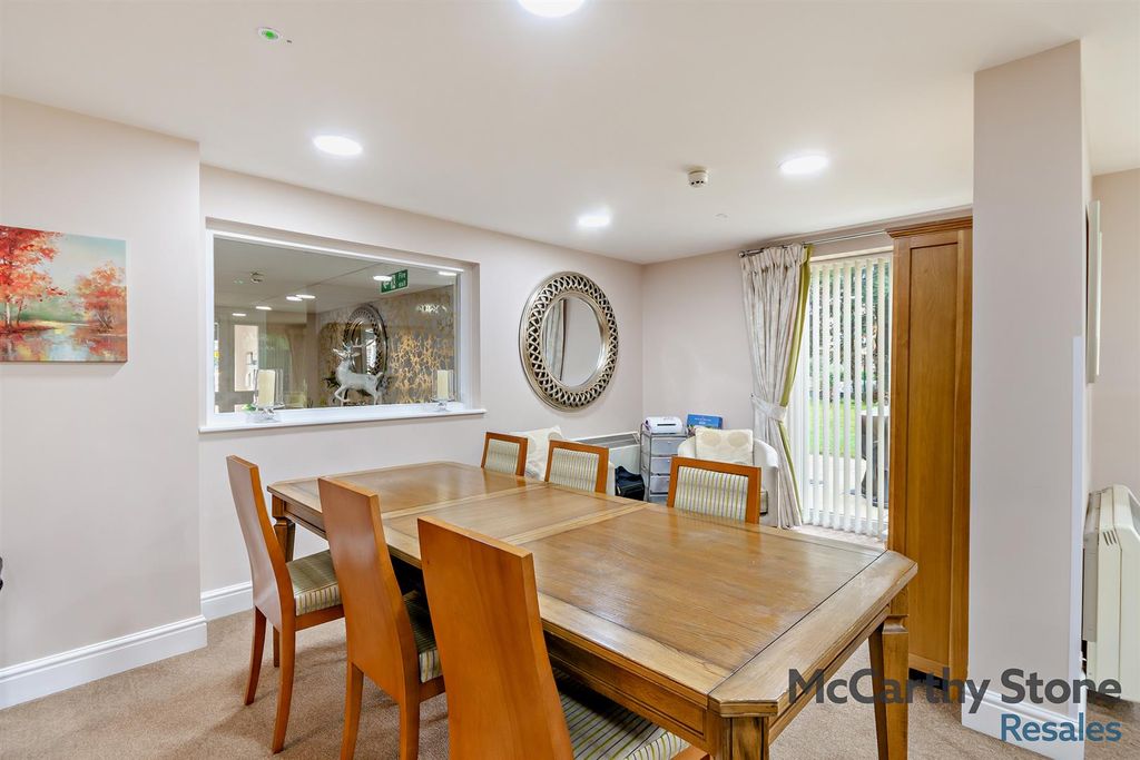 Property photo 2 of 22 8634088-Interior13-800.Jpg