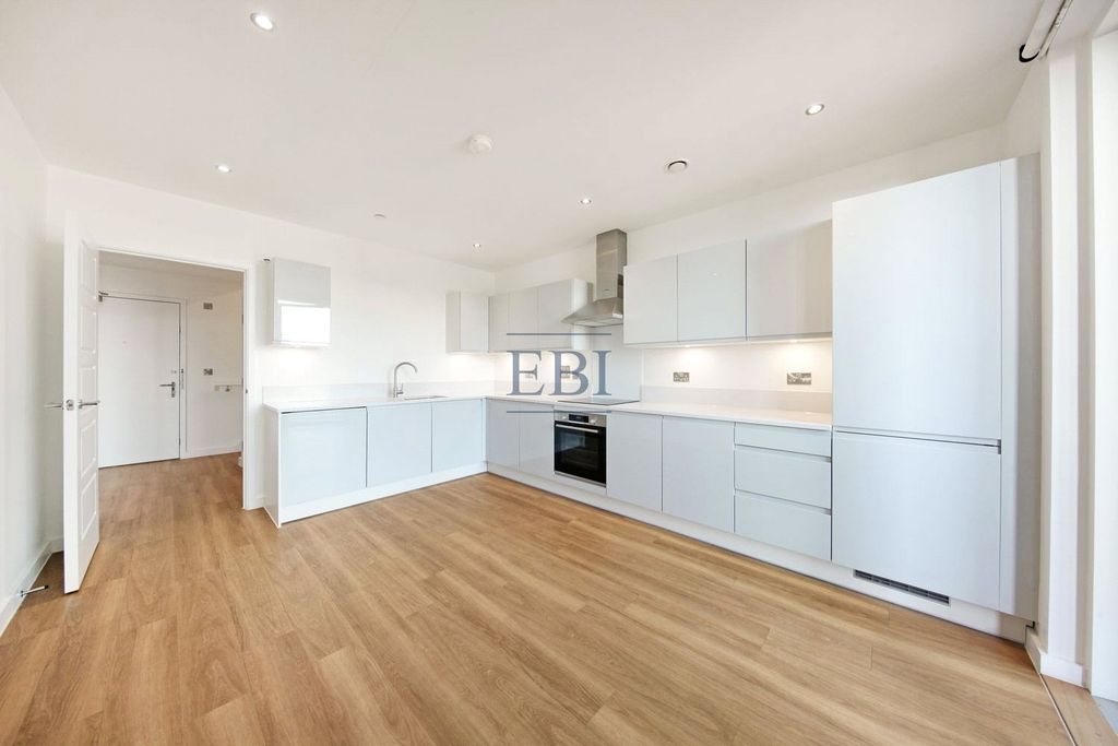 Property photo 3 of 17 Picture No. 11