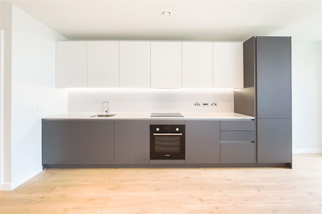 Property photo 2 of 14 (Main)