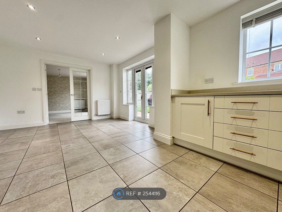 Property photo 2 of 23