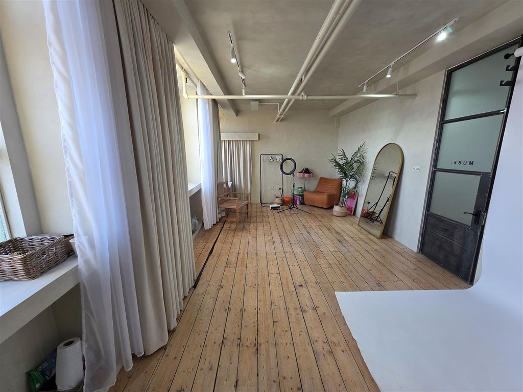 Property photo 3 of 9 3.Jpg