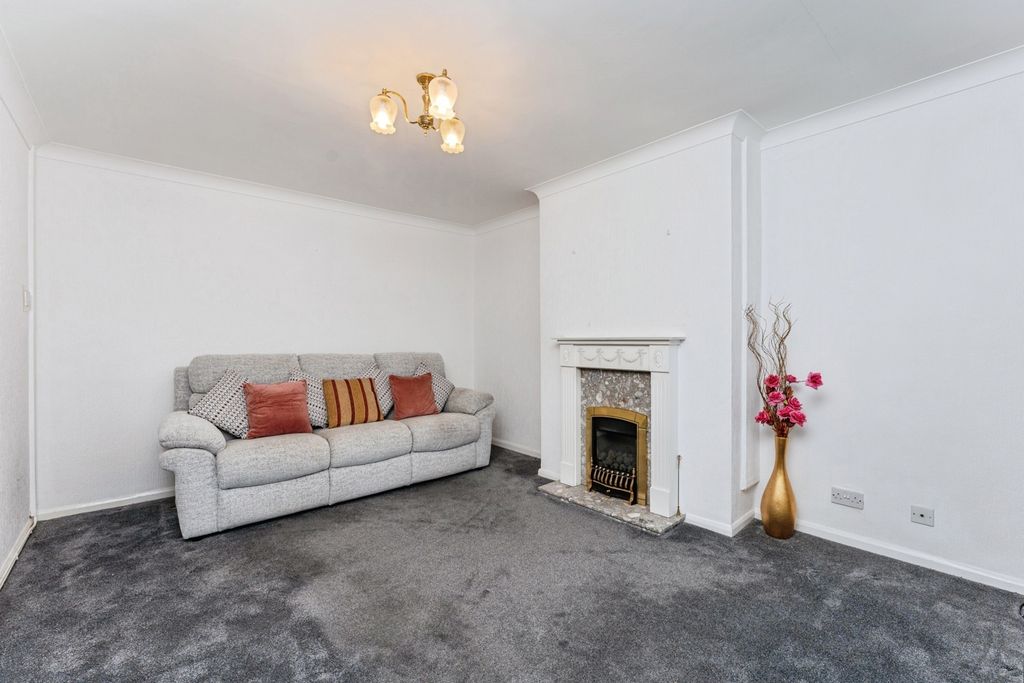 Property photo 2 of 22 Lounge