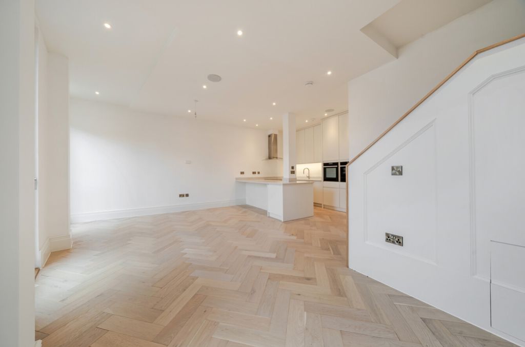 Property photo 3 of 36 1529966-13-1A110Bb6Efe6c