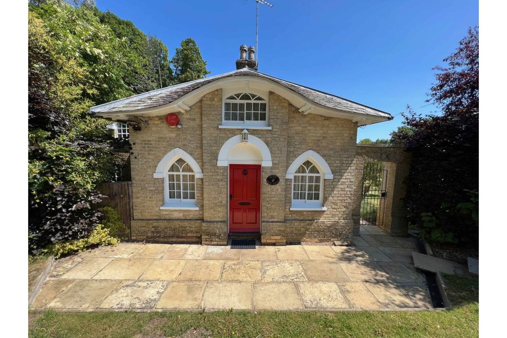 Property photo 1 of 40