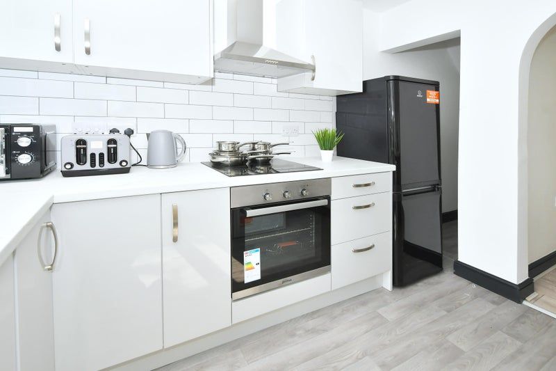 Property photo 3 of 26 Kitchen