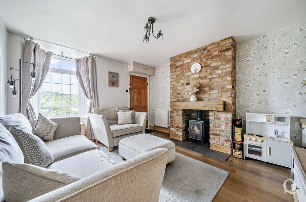 Property photo 2 of 21 E315538d-Fadc-4B2...
